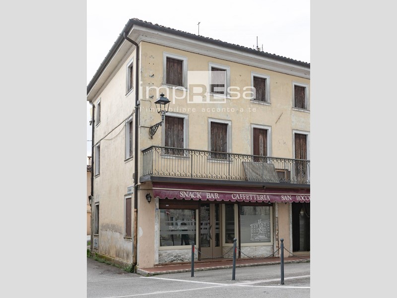 Casa Semi Indipendente in Vendita a Sernaglia della Battaglia, 99'000€, 193 m²