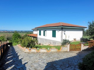 Villa in Vendita a Pietra Marazzi, 350'000€, 300 m²