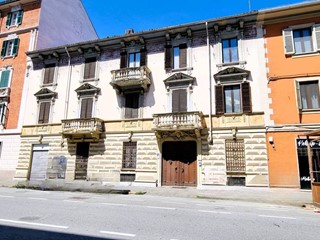 Appartamento in Vendita a Alessandria, 430'000€, 430 m²
