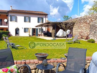Rustico in Vendita a Bussolengo, 840'000€, 266 m²