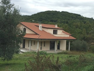 Villetta a schiera in Vendita a Fontana Liri, 485 m²