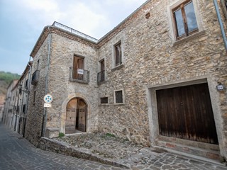 Rustico in Vendita a Sasso di Castalda, 280'000&euro;, 514 m²