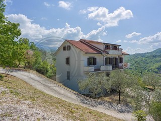Villa in Vendita a Sora, 230'000€, 400 m²