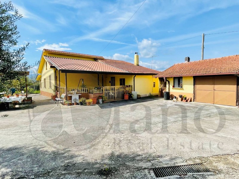 Casa Indipendente in Vendita a Colfelice, 80'000€, 190 m²