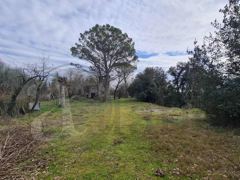 Rustico in Vendita a Aquino, 68'000€, 300 m²