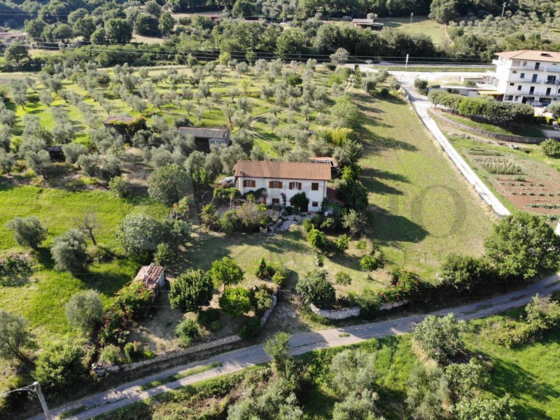 Rustico in Vendita a Prossedi, 295'000€, 250 m²