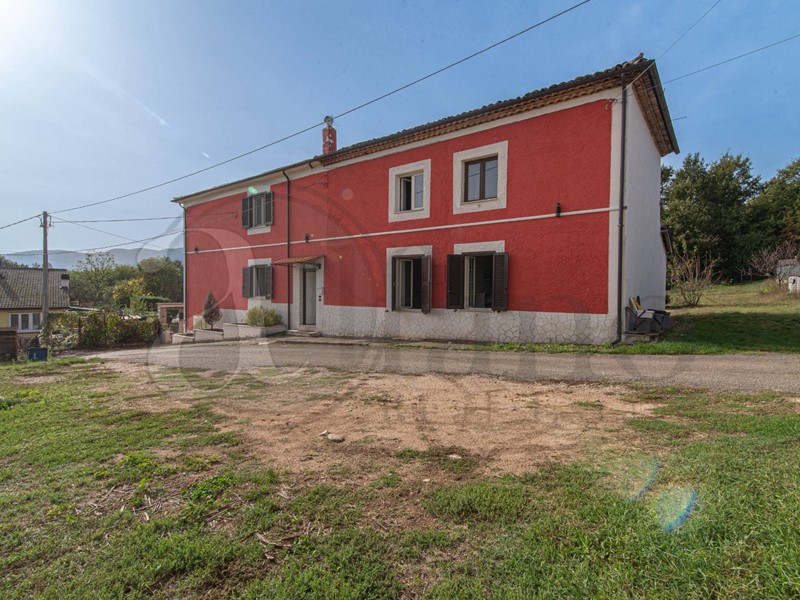 Casa Indipendente in Vendita a Patrica, 170'000€, 220 m²