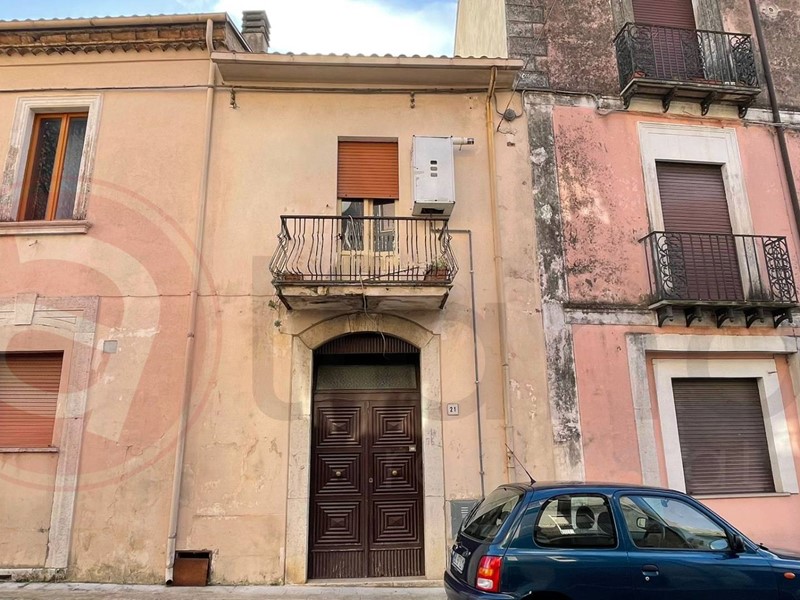 Rustico in Vendita a Roccasecca, 40'000€, 137 m²