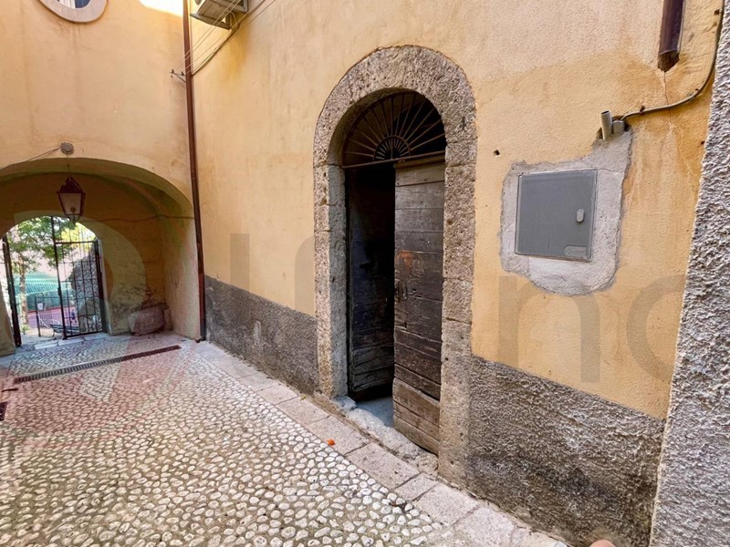 Immobile commerciale in Vendita a Arpino, 60'000€, 125 m²