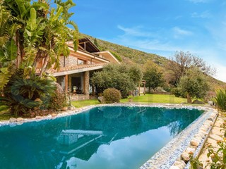 Villa in Vendita a Formia, 1'190'000€, 450 m²