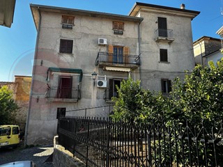 Rustico in Vendita a Colfelice, 55'000€, 100 m²