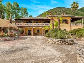 Appartamento in Vendita a Castrocielo, 364 m²