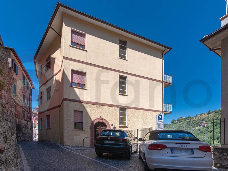 Appartamento in Vendita a Piglio, 160'000€, 355 m²