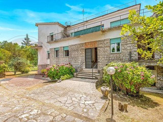 Villa in Vendita a Cassino, 630'000€, 500 m²