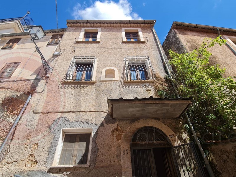 Appartamento in Vendita a Alvito, 49'000€, 115 m²