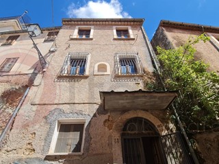 Appartamento in Vendita a Alvito, 49'000€, 115 m²