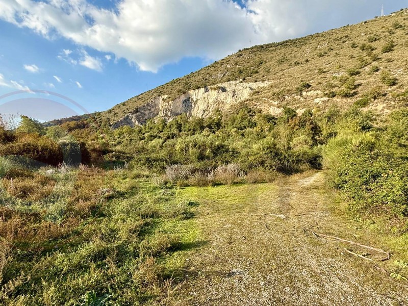 Terreno agricolo in Vendita a Castrocielo, 200000 m²