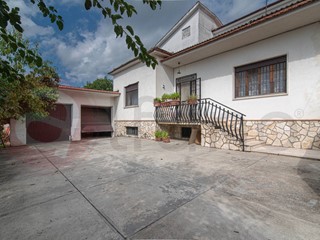 Casa Semi Indipendente in Vendita a Roccasecca, 110'000€, 217 m²