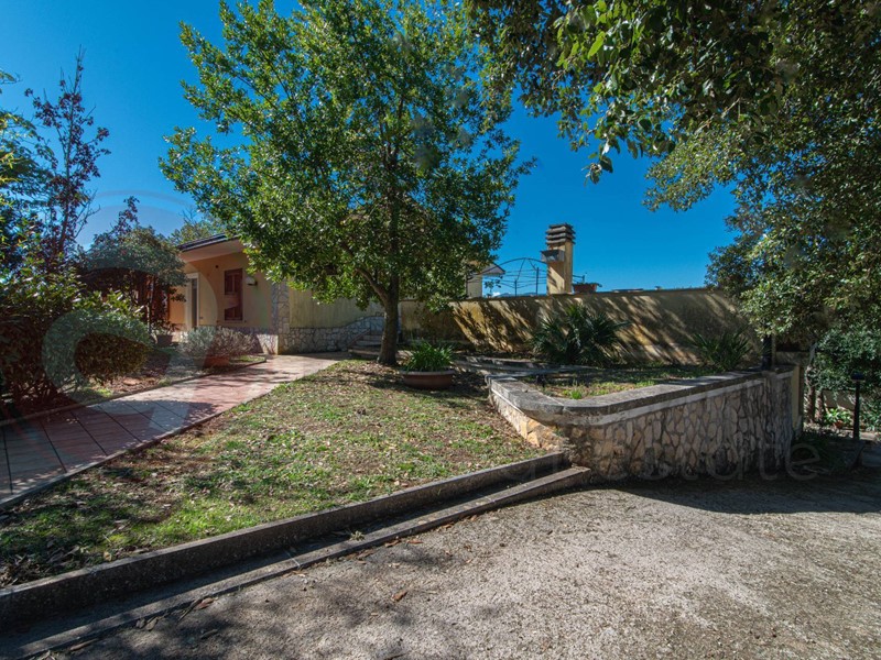 Villa in Vendita a Alatri, 219'000€, 250 m²
