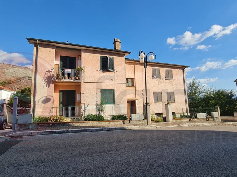 Appartamento in Vendita a Fontana Liri, 55'000€, 100 m²