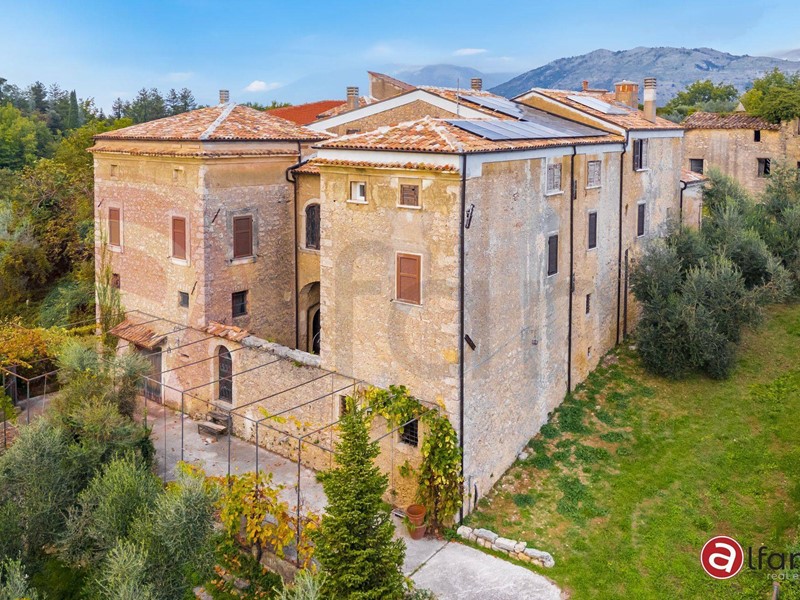 Rustico in Vendita a Casalvieri, 449'000€, 700 m²