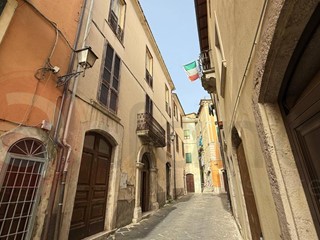 Appartamento in Vendita a Isola del Liri, 280'000€, 585 m²