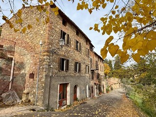 Appartamento in Vendita a Ficulle, 59'000€, 154 m²