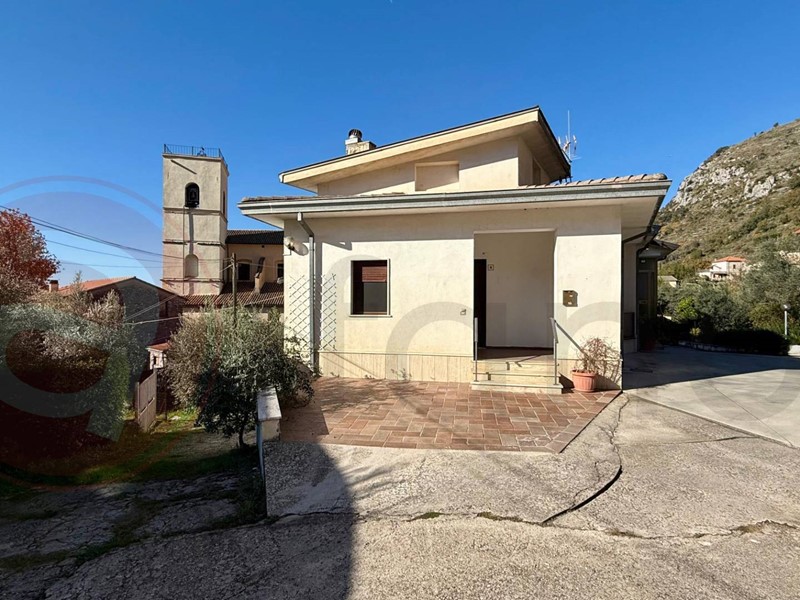 Casa Indipendente in Vendita a Roccasecca, 138'000€, 192 m²
