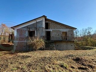 Rustico in Vendita a Colfelice, 38'000€, 200 m²