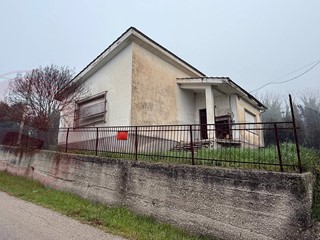 Casa Indipendente in Vendita a Arce, 41'000€, 117 m²