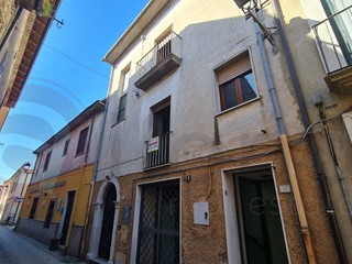 Appartamento in Vendita a Aquino, 160'000€, 290 m²