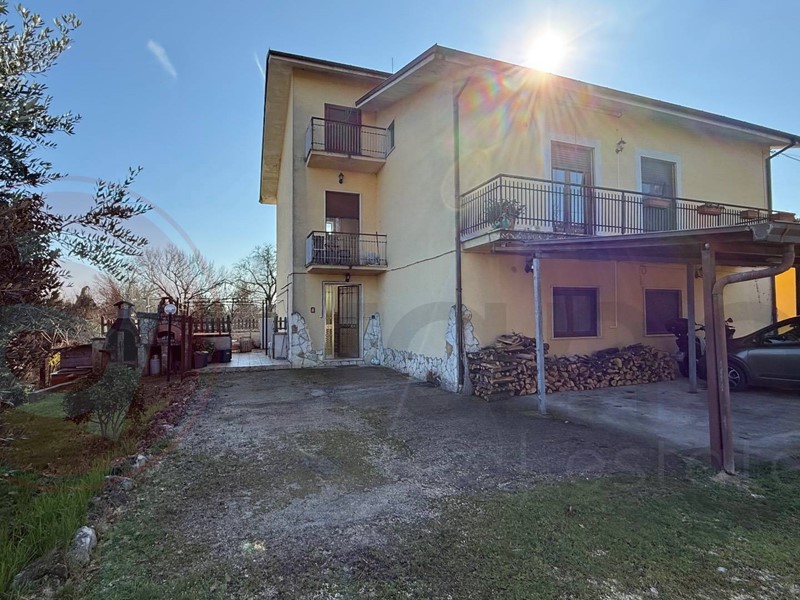 Appartamento in Vendita a San Giovanni Incarico, 69'000€, 129 m²