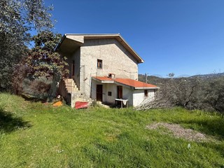 Rustico in Vendita a Arpino, 70'000€, 150 m²