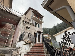 Appartamento in Vendita a Piglio, 48'000€, 152 m²