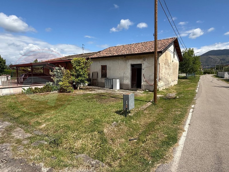 Casa Semi Indipendente in Vendita a Roccasecca, 34'000€, 85 m²