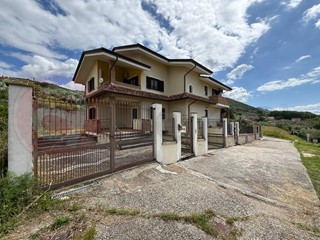 Appartamento in Vendita a Colfelice, 125'000€, 90 m²
