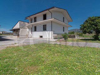 Casa Indipendente in Vendita a Roccasecca, 165'000€, 300 m²