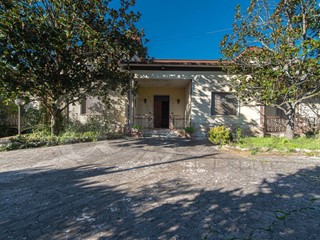 Villa in Vendita a Cassino, 270 m²