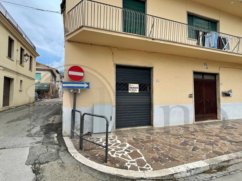Immobile commerciale in Vendita a Aquino, 55'000€, 60 m²