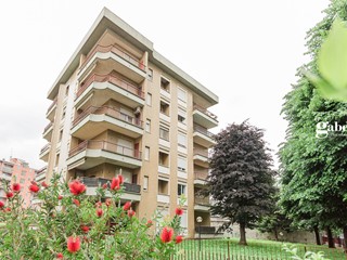 Bilocale in Vendita a Busto Arsizio, 110'000€, 78 m²