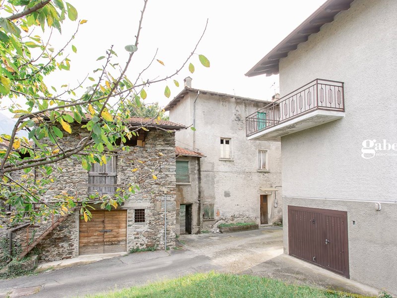 Rustico in Vendita a Delebio, 105'000€, 370 m²
