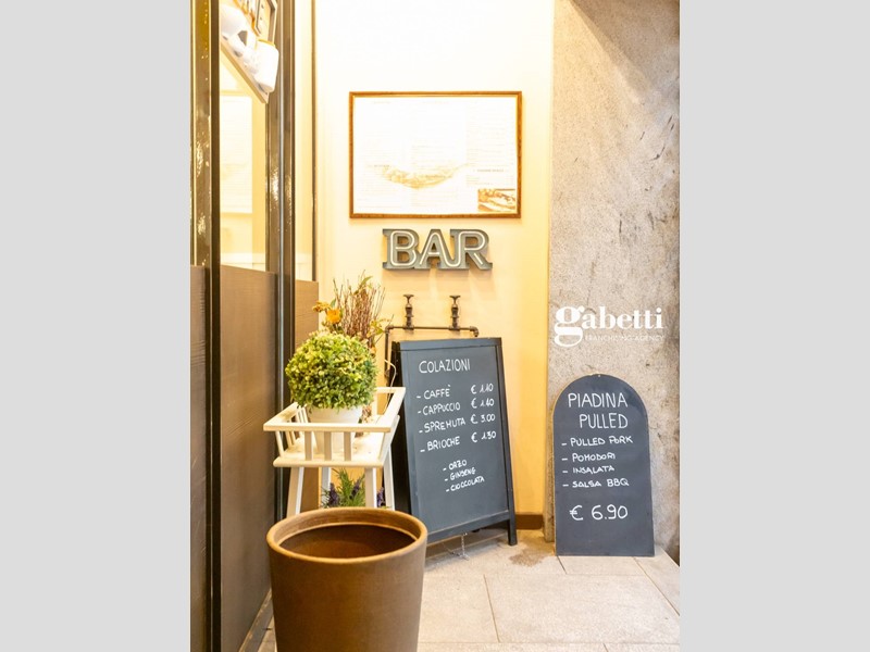 Attività commerciale in Vendita a Merate, 70'000€, 90 m²