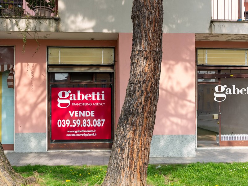 Negozio in Vendita a Paderno d'Adda, 53'000€, 110 m²