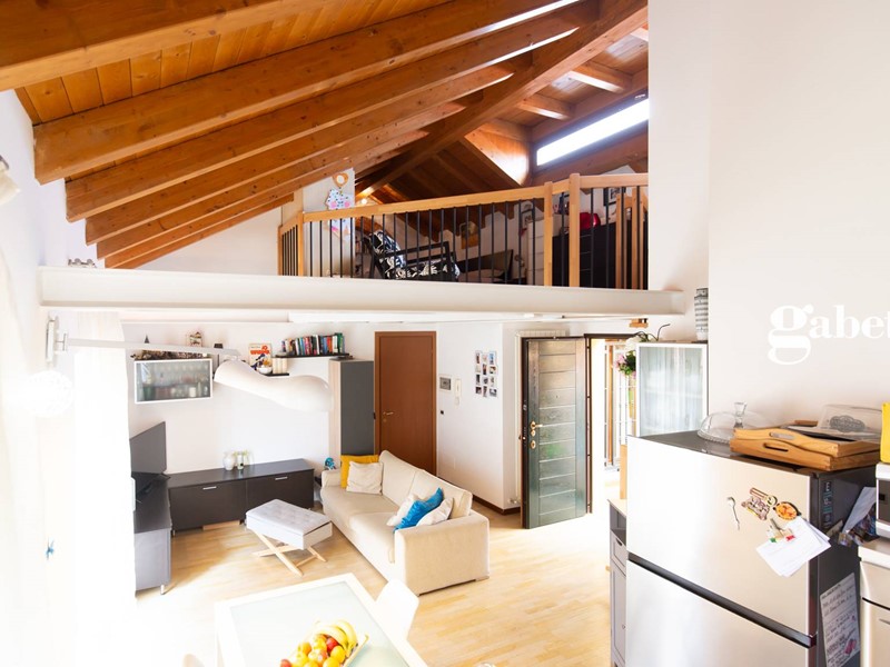 Trilocale in Vendita a Bernareggio, 132'000€, 68 m²