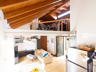 Trilocale in Vendita a Bernareggio, 132'000€, 68 m²