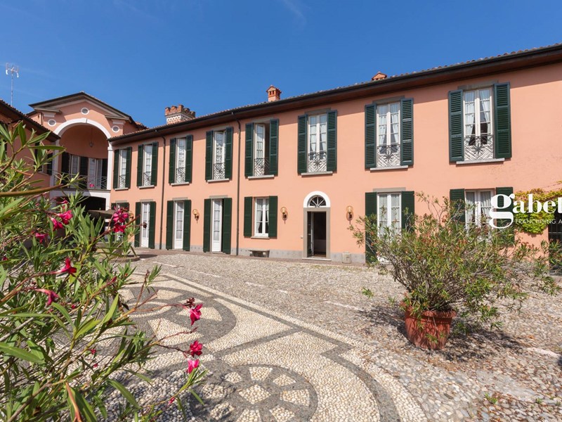 Trilocale in Vendita a Missaglia, 365'000€, 130 m²