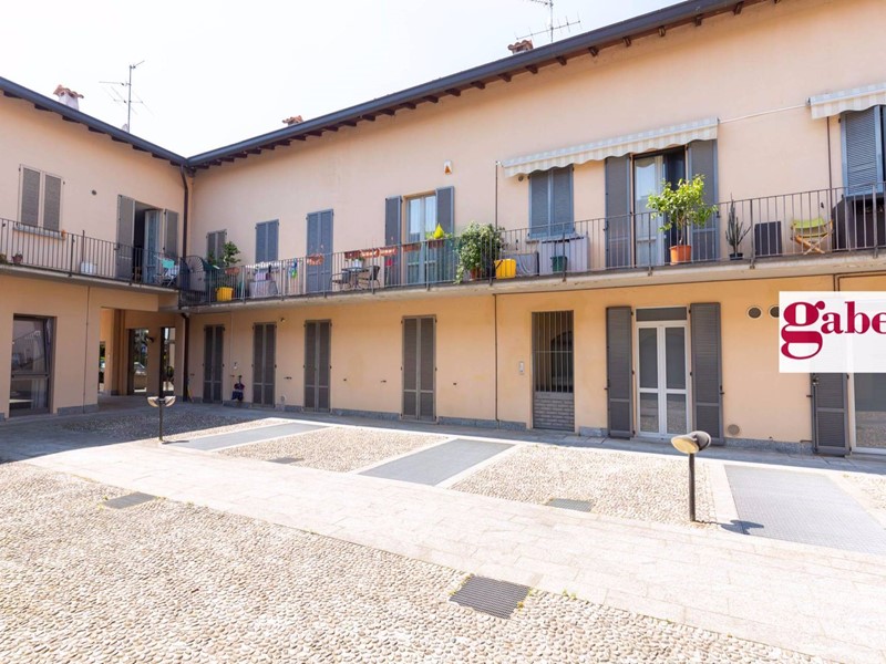 Immobile commerciale in Vendita a Merate, 105'000€, 47 m²