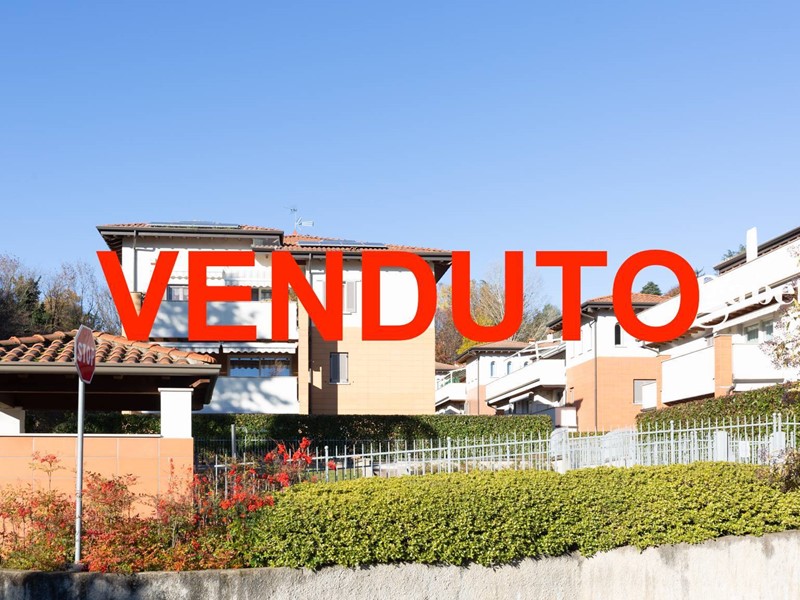 Trilocale in Vendita a Imbersago, 245'000€, 124 m²