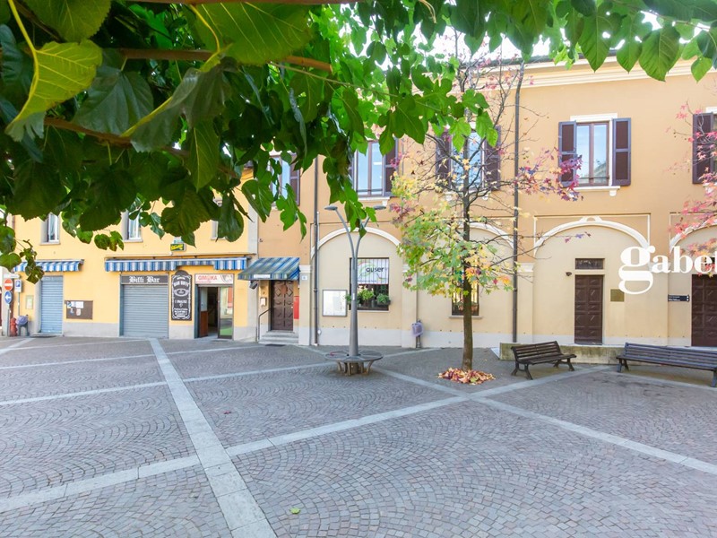 Negozio in Vendita a Paderno d'Adda, 59'000€, 60 m²