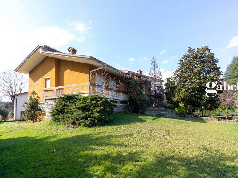 Villa in Vendita a Osnago, 550'000€, 205 m²